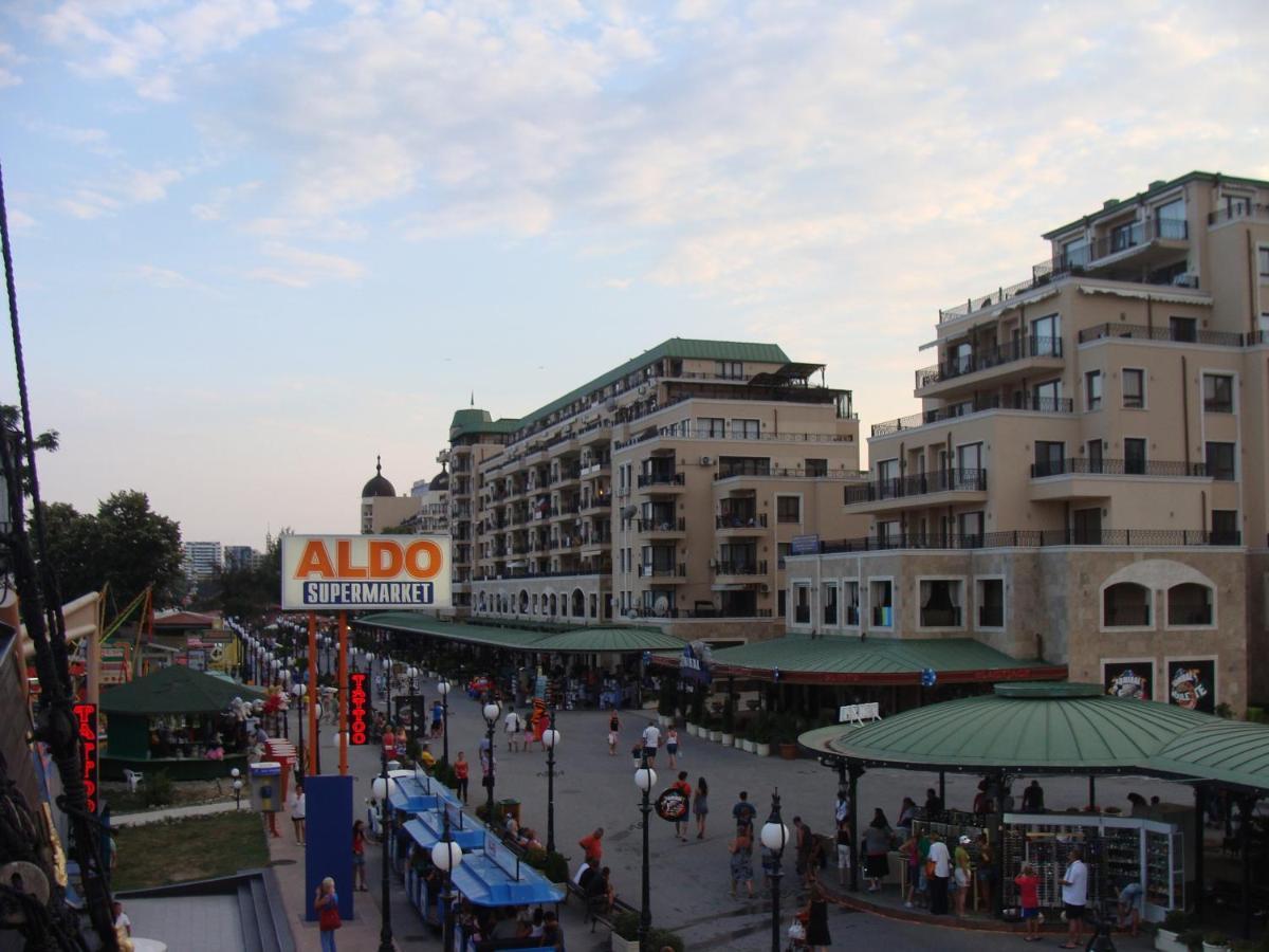 Admiral Apartments Златни пясъци Стая снимка