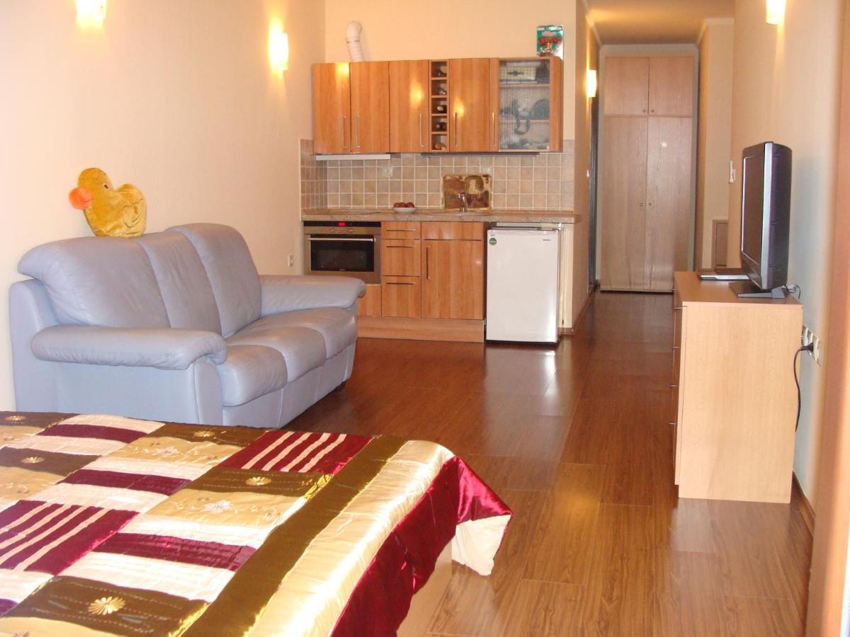 Admiral Apartments Златни пясъци Стая снимка