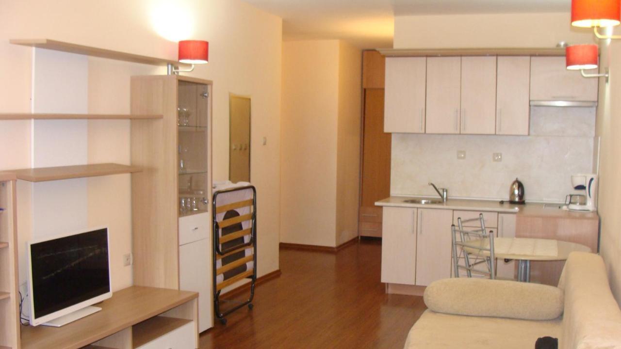 Admiral Apartments Златни пясъци Екстериор снимка