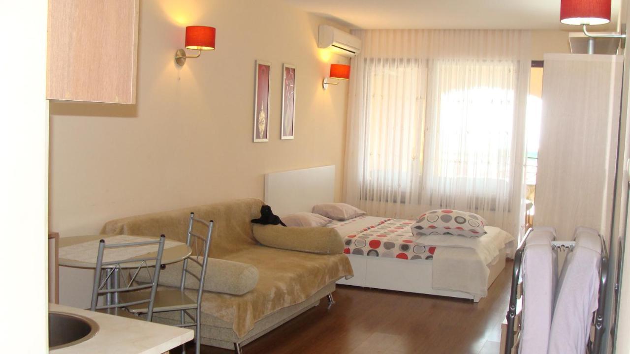 Admiral Apartments Златни пясъци Екстериор снимка